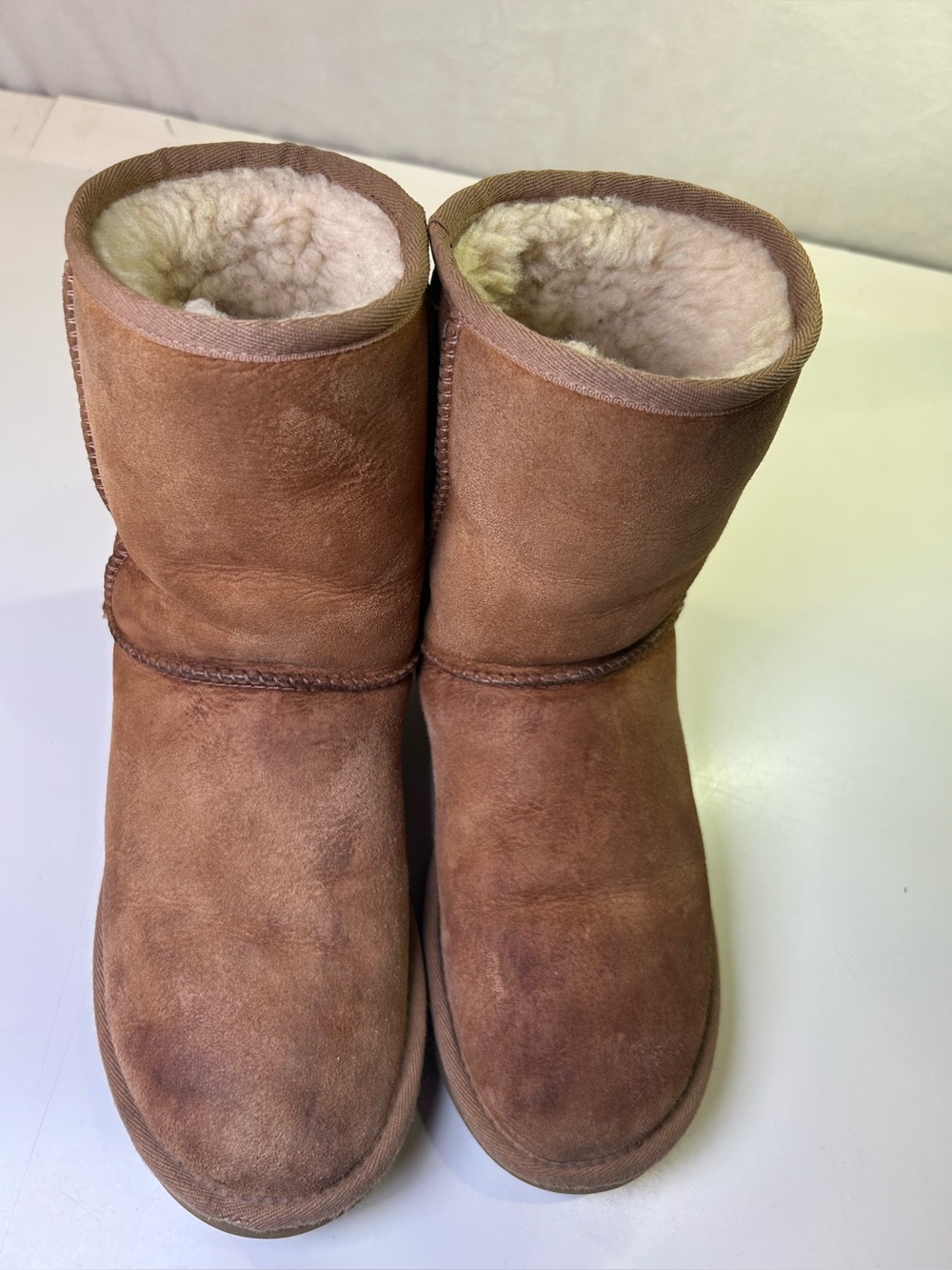 UGG Classic Short II Boots - Chestnut Brown Suede Shearling - Women's Size 7 - Picture 16 of 16